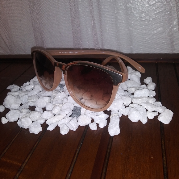 "Dusk till Dawn" Shades - Picture 2 of 2